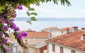 Apartments Leut 80M From The Sea