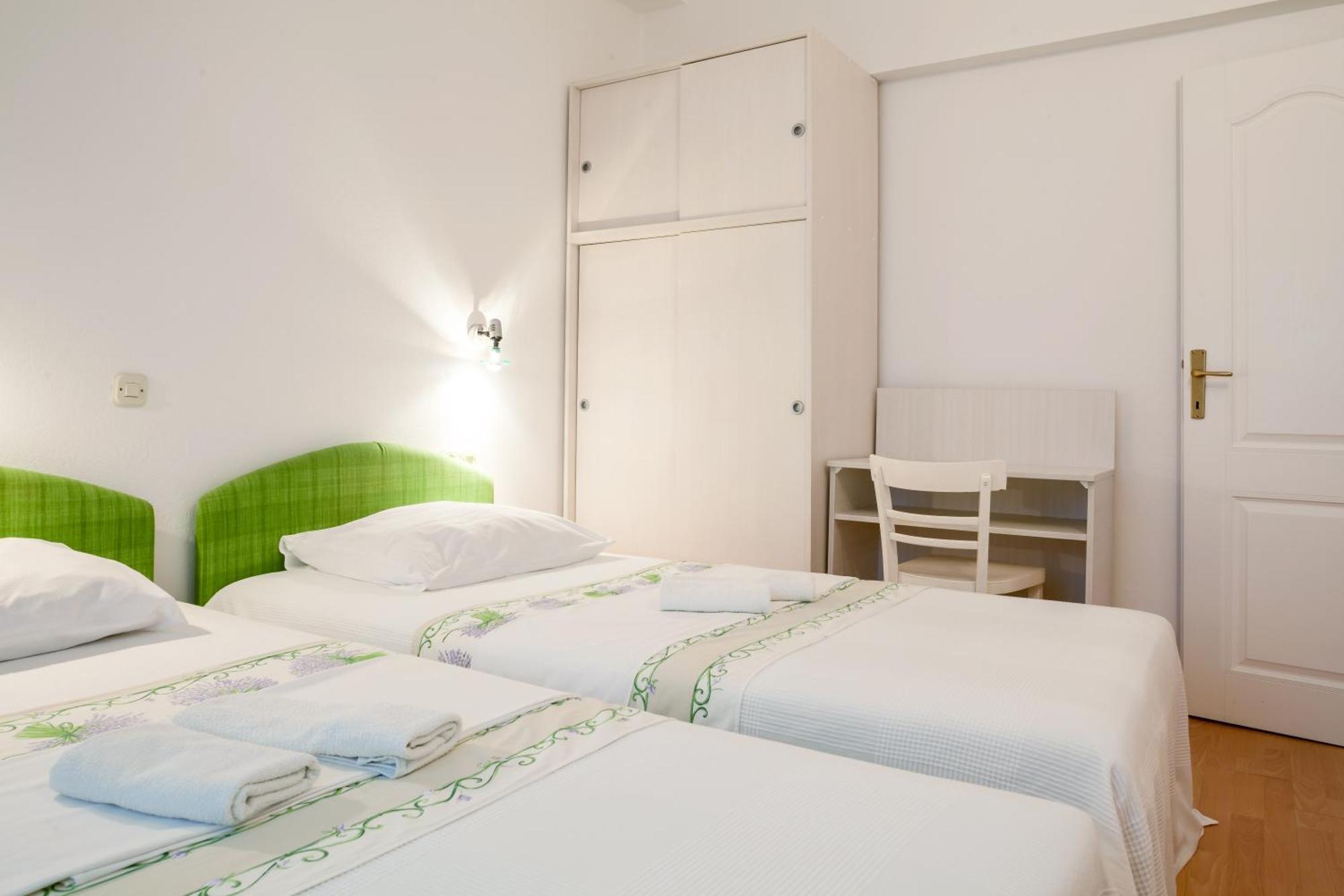 Apartments Leut 80M From The Sea Podgora Pokoj fotografie